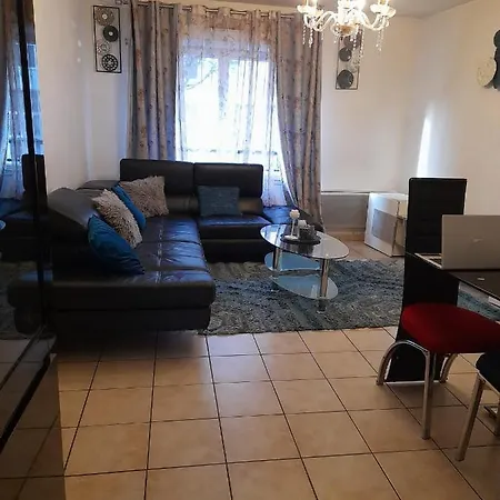2 Chambres Et Salon